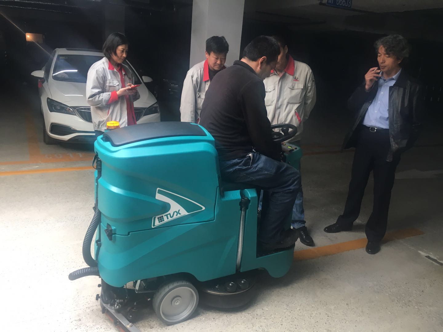 驾驶式洗地机 驾驶式洗地机